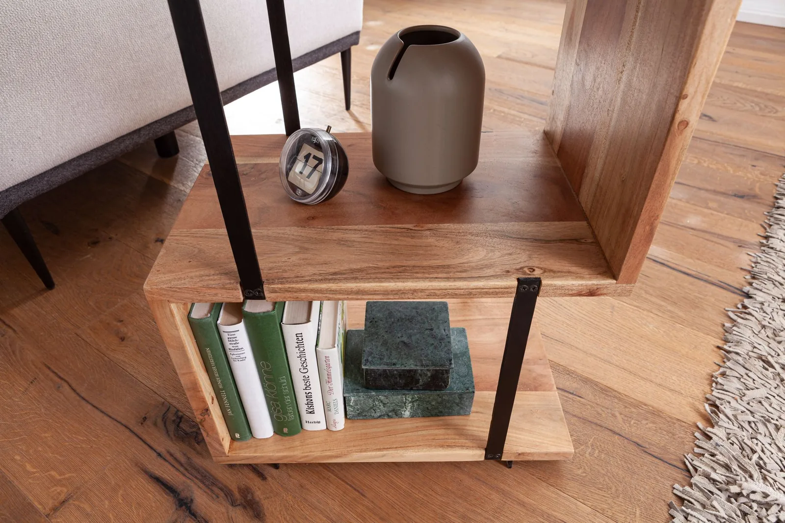 FineBuy Beistelltisch S-Form 45x60x30cm Akazie Metall Ablagetisch, Tischchen Wohnzimmer Industrial, Holztisch mit Metallbeinen, Dekotisch Holz