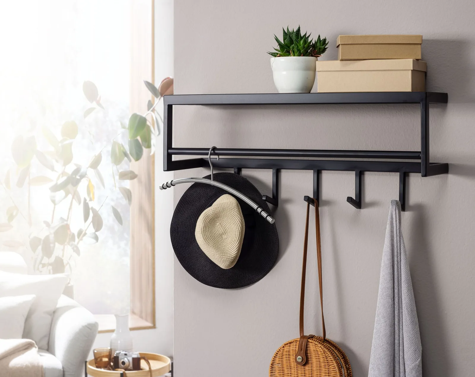 FineBuy Wandgarderobe Metall Schwarz 70 cm mit Ablage - Design Garderobenpaneel mit Hutablage - Wand Garderobenleiste mit Hakenleiste - 5 Kleiderhaken