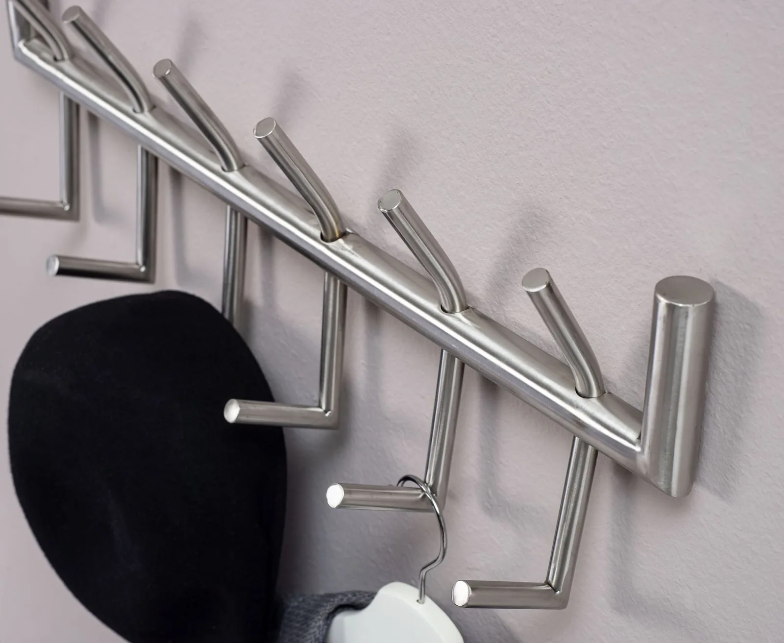 FineBuy Wandgarderobe Metall Silber 60 cm - Design Garderobenpaneel - Wand Garderobenleiste mit Hakenleiste - 6 Kleiderhaken