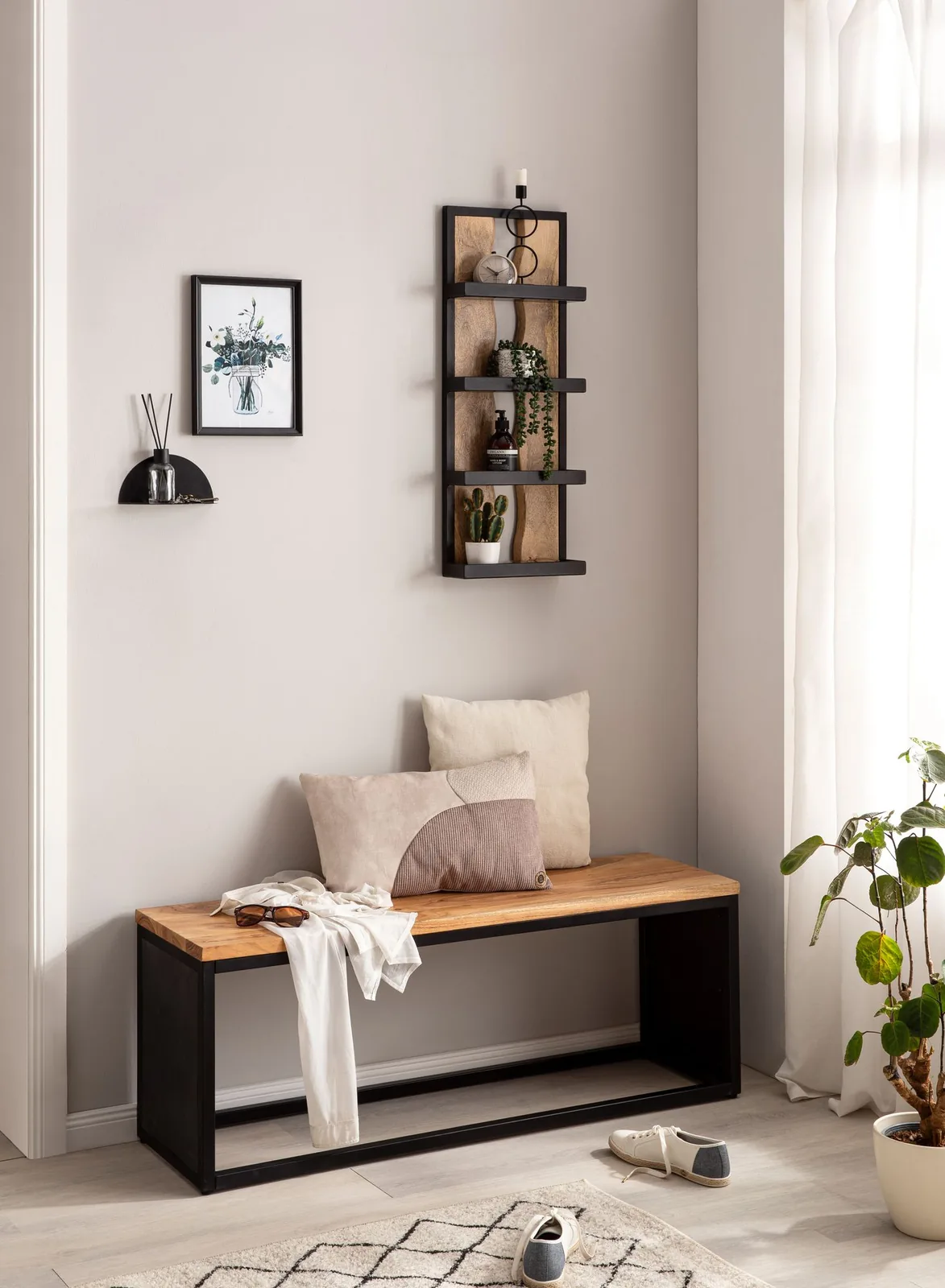 FineBuy Wandregal 30x80x10 cm Mango Massivholz / Metall Hängeregal Industrial, Design Schweberegal Rechteckig, Regal Hängend Wohnzimmer, Holzregal Wand mit 4 Ablagen & Wellenmuster
