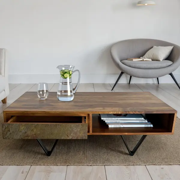 FineBuy Couchtisch rechteckig Sheesham Massivholz 115 cm, Wohnzimmertisch mit 2 Schubladen & Ablagefach, Steinoptik Front, Metallgestell Schwarz