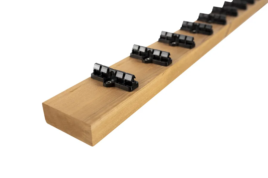 Thermo-Kiefer Unterkonstruktion mit vormontierten Einzelclips 26 (Stärke) x 68 mm ( Breite) 2,0 m lang (2 St. / PE) - CLAD1-52