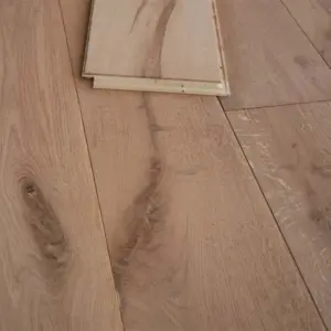 Muster Parkett Eiche Landhausdiele, leicht gebürstet, naturbelassen 14 x 190 x 1900 mm (2,888 m² pro PE) + Parkettöl in Wunschfarbe