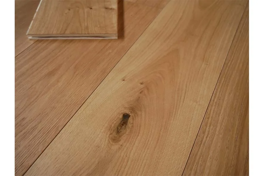 Parkett Eiche Landhausdiele, gebürstet, matt lackiert 14 x 190 x 1900 mm, Sortierung natur (2,888 m² / Paket)