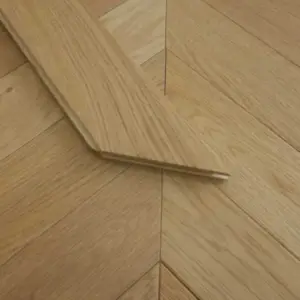 Premium Eiche Parkett, Chevron, Select Sortierung, matt lackiert, gebürstet, 14 mm (S) x 90 mm (B) x 510 mm (L) Nut- und Feder Verbindung (1,836 m² / Paket)