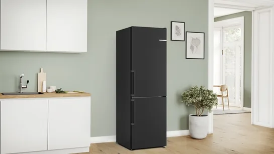 BOSCH Serie 4 Freistehende Kühl-Gefrier-Kombination mit Gefrierbereich unten, Schwarz – 186 × 60 cm