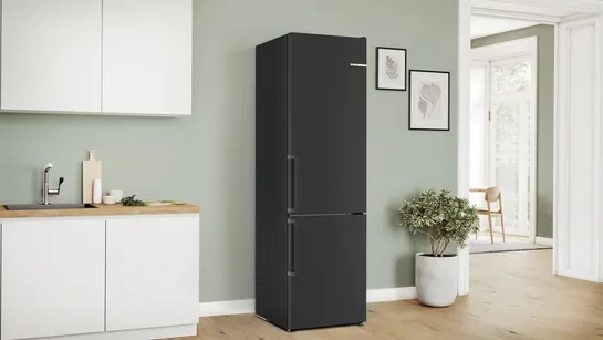 BOSCH Serie 4 Freistehende Kühl-Gefrier-Kombination mit Gefrierbereich unten 203 x 60 cm Gebürsteter schwarzer Stahl AntiFingerprint KGN39VXAT