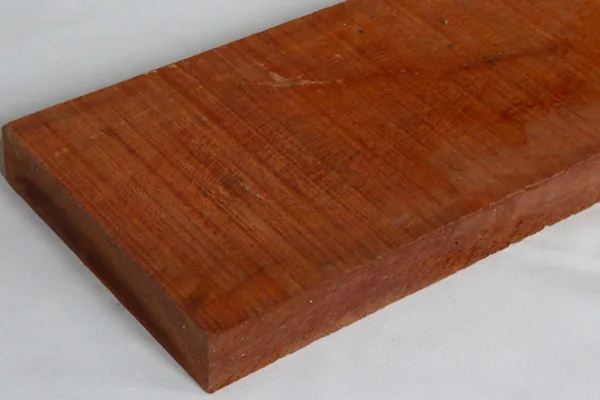 Bongossi aus Schnittholz, 40 × 200 mm